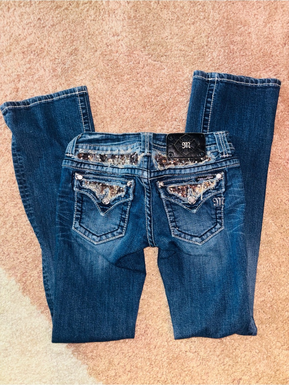 Miss Me Sequin Embellished Back-Pocket Women’s Jeans in Medium Blue